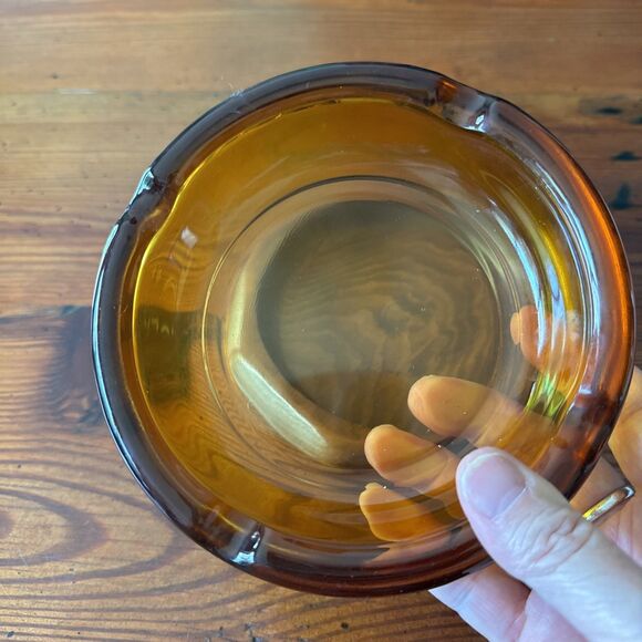 Vintage 1970s Cigar Ashtray Amber Glass 4 Finger Insert  7.5" Octagon Wood Base - Picture 7 of 10